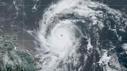 Así se ve el Huracán Beryl desde los satélites del Centro Nacional de Huracanes de EE.UU. (NHC, por sus siglas en inglés)