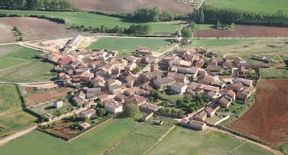 Así se ve el pequeño pueblo de Arenillas desde el aire