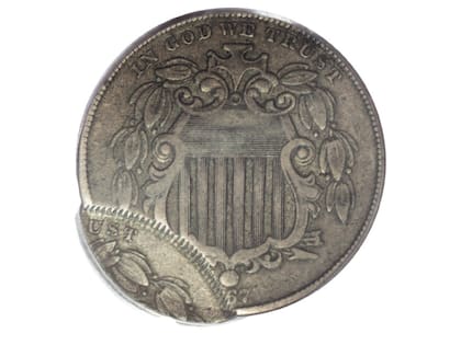 Así se ve la moneda de cinco centavos de dólar