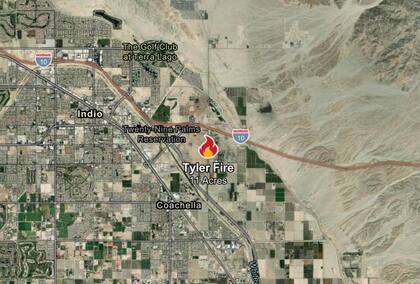 Así se ve Tyler Fire, el incendio en Riverside que dañó dos estructuras y afectó 4,45 hectáreas, sin reportes de heridos