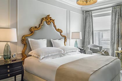 Así se ve un dormitorio de una suite para 4 personas en el Hotel Plaza