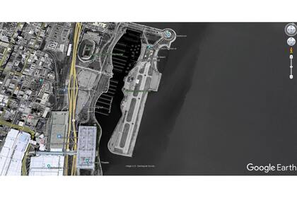 Así se veía el Meigs Field de Chicago poco después del nacimiento del Flight Simulator, cortesía de la línea de tiempo del Google Earth