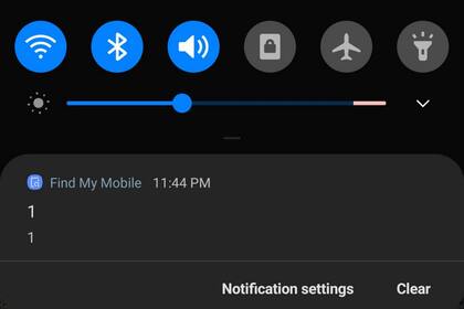 Así se veía la extraña notificación de la aplicación Find My Mobile que recibieron los usuarios de teléfonos Galaxy de Samsung