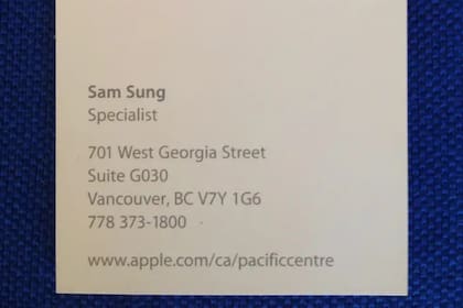 Así se veía la tarjeta de presentación de Sam Struan como trabajador de Apple