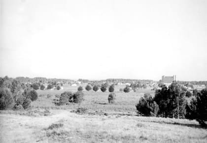 Así se veía la torre, desde lejos, en la década de 1950