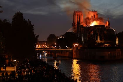 Así se veían las llamas en Notre Dame