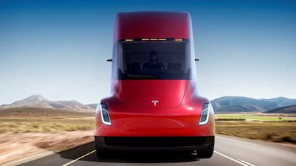 Así se verá el Tesla Semi en la ruta.