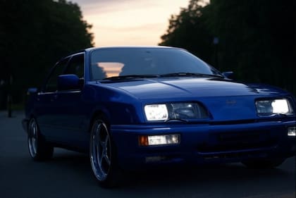 Así se vería el Ford Sierra XR4 modelo 2025, según la IA de Grok