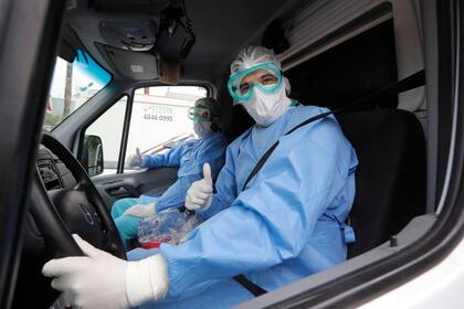 Los trabajadores del SAME que actúan en el traslado de pacientes con coronavirus