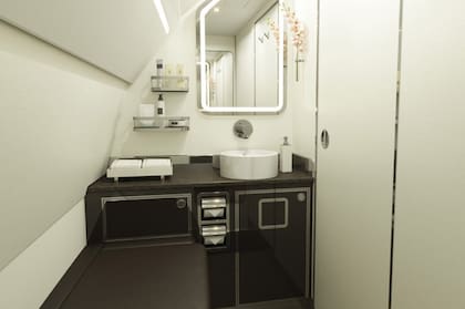 Los baños son más amplios y cómodos que los de los aviones tradicionales