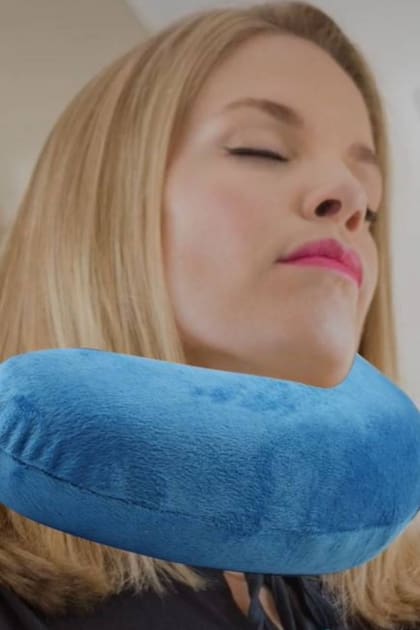 El video de TikTok que muestra cómo toda la vida usamos mal las almohadas  para viaje - LA NACION