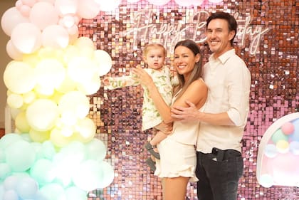 Así sorprendieron Carolina "Pampita" Ardohain y Roberto García Moritán a su hija Ana. El festejo por sus dos años fue en la Mansión del Four Seasons Hotel Buenos Aires