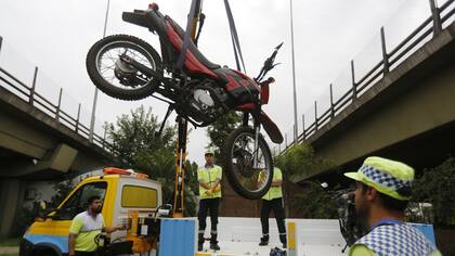 Así trabajará el camión grúa, especialmente diseñado para calles angostas