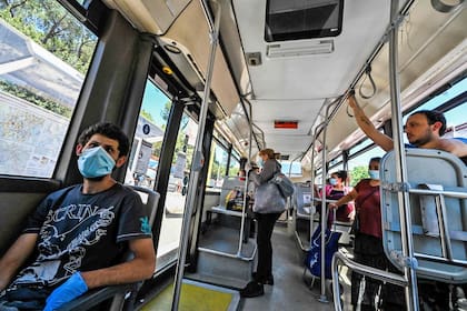Las prevenciones en el transporte público, clave de una reapertura cuidada