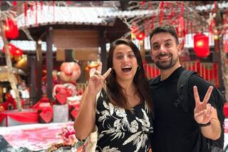 La pareja de cordobeses que trabaja en "horario de oficina" mientras viaja