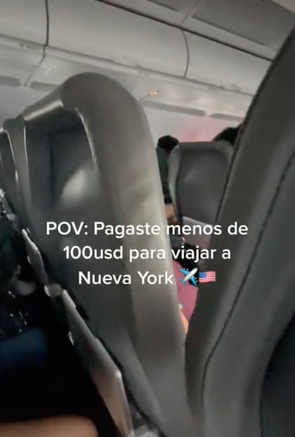 Asientos de plástico, lo que se obtiene por menos de cien dólares para viajar a Nueva York