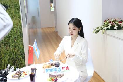 Asimismo, otros KOL’s también transmitieron su participación a través de RED, la plataforma social de mayor crecimiento en China, que atrae a los consumidores a conocer más sobre las marcas y productos a través de las reseñas y recomendaciones