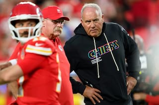 Asistente de Chiefs: Trump no sabe que está viendo en las patadas iniciales de NFL