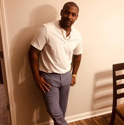 Aspen Tucker trabaja nueve meses y pasa el resto del año en su ciudad natal