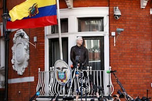 Assange intentó crear un "centro de espionaje" en la embajada de Ecuador