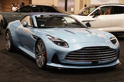 Aston Martin DB12 es el mejor auto en su categoría según el WWCOTY