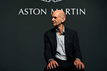 Aston Martin pagará 100.000.000 de dólares por tres campeonatos a Newey, más extras según resultados, una cifra que pondrá al ingeniero a la par de los mejores pilotos de la categoría.
