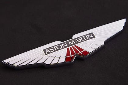 El logo de Aston Martin es de inspiración egipcia