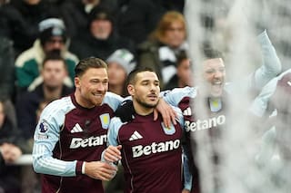 Aston Villa vence al Newcastle y mantiene presión sobre Arsenal y Man City en la Liga Premier