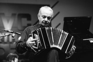 La “revolución” de Ástor Piazzolla: el encuentro con Gardel que le cambió la vida, sus años con Troilo y su mito