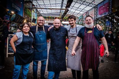Astrid Acuña, Gustavo Monstestruque, Leandro Bouzada, Nacho Bravo y Gonzalo Alderete.