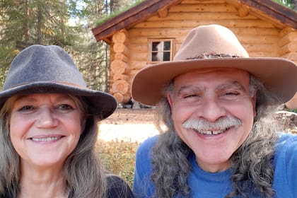 Astrid y Alejandro, y un paseo por el bosque sueco