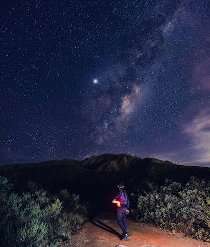 Astroturismo, una actividad que convoca a los amantes del cielo nocturno.