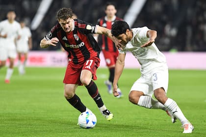 Facundo Colidio estuvo movedizo pero errático; el ex Tigre no logró convertir en Asunción