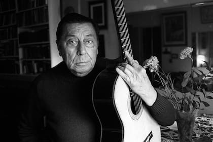 Atahualpa Yupanqui retratado en 1981