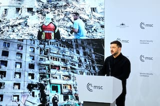 Ataque de dron ucraniano provoca incendios en un puerto ruso antes de conversaciones de paz