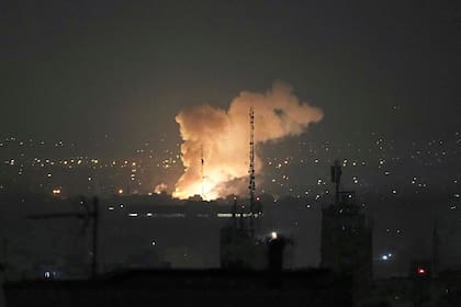 Ataque de Irán a Israel el viernes a la madrugada. (AP Photo/Vahid Salemi)