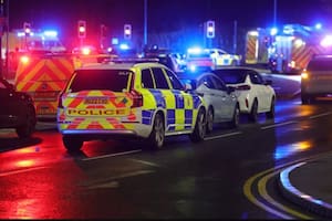 Ataque en un tren en Inglaterra: varios heridos y dos detenidos