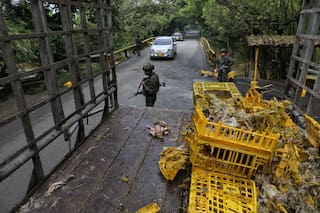 Ataques con explosivos avivan la violencia en el suroeste de Colombia a un mes de la elección presidencial