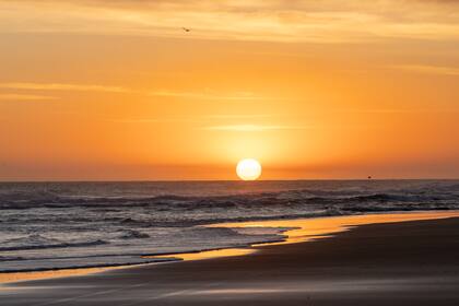 Atarcecer en las playas de Claromecó.