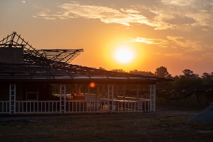 Atardecer en la galería del restaurante Casa Gamboa