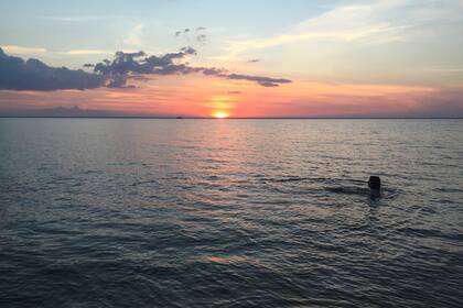 Atardecer en las aguas del Amazonas