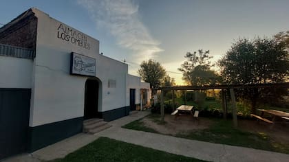 Atardecer en Los Ombúes.