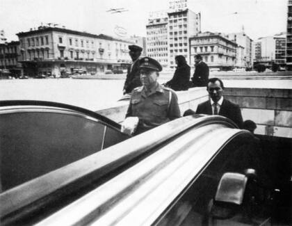 Atenas, abril de 1967, una sociedad militarizada expulsa a los habitantes