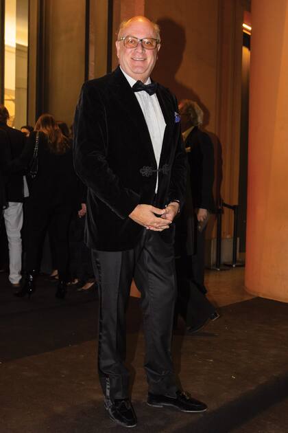 Atento a los detalles, Martín Cabrales sumó terciopelo en su blazer y en sus mocasines.