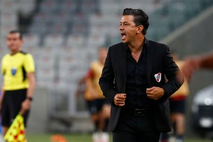 El entrenador habló tras el partido y se refirió a Diego Maradona