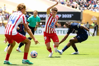 Atlético de Madrid sufrió una goleada en la primera fecha y quedó muy condicionado