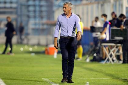 Lucas Pusineri cambia de nombres y alterna entre titulares y suplentes, pero no modifica tanto el esquema en Independiente