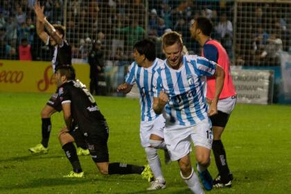 Atlético le ganó a All Boys y sueña con la Primera