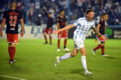 Atlético Tucumán hace seis partidos que no gana, pero se mantiene entre los líderes