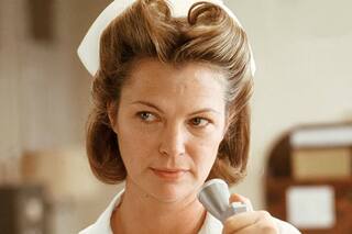 Murió Louise Fletcher, la villana de Atrapado sin salida que protagonizó un momento inolvidable en los Oscar